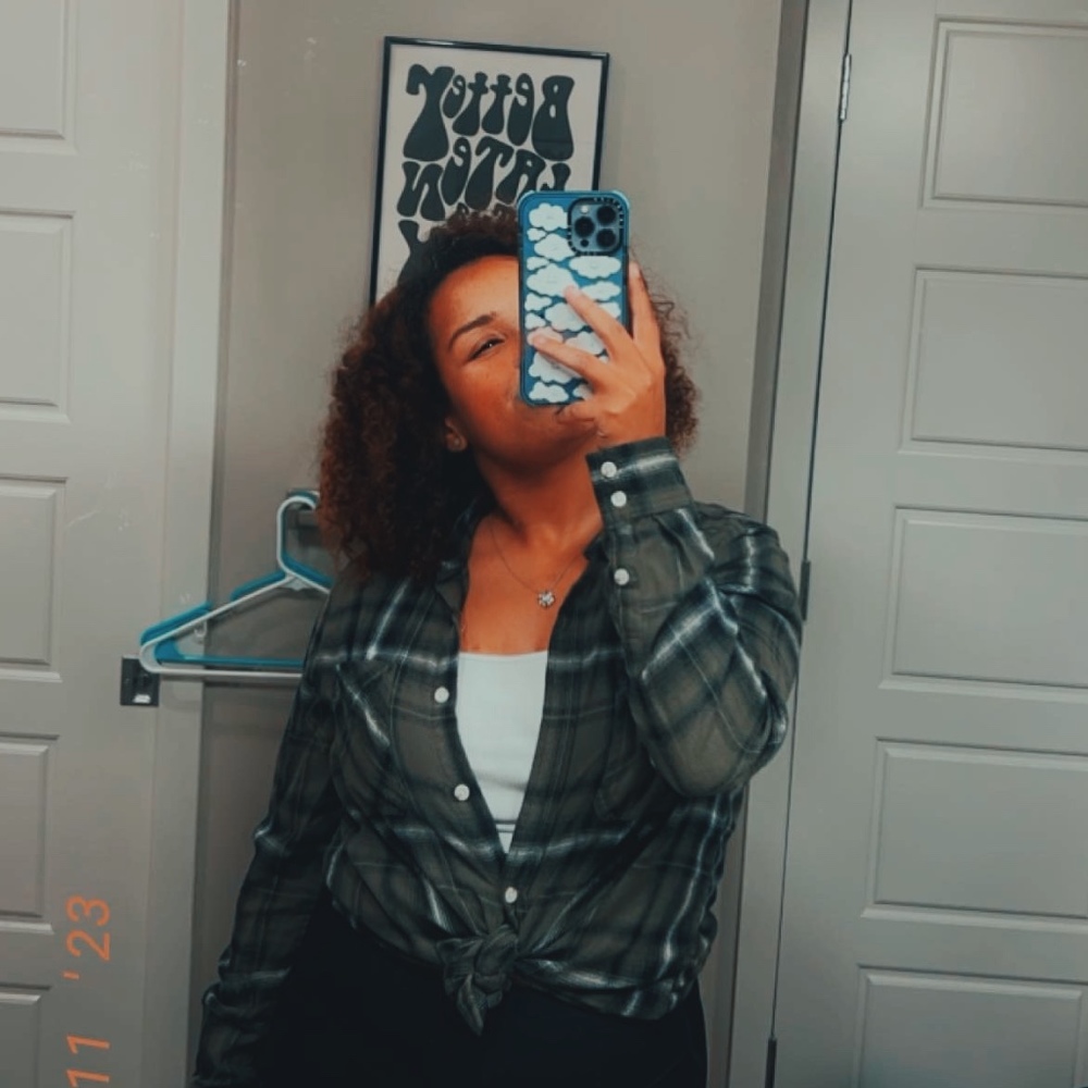 Meet your Posher, Jasmine